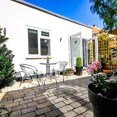 Дом отдыха Self-contained In The Heart Of With Parking Исингволд